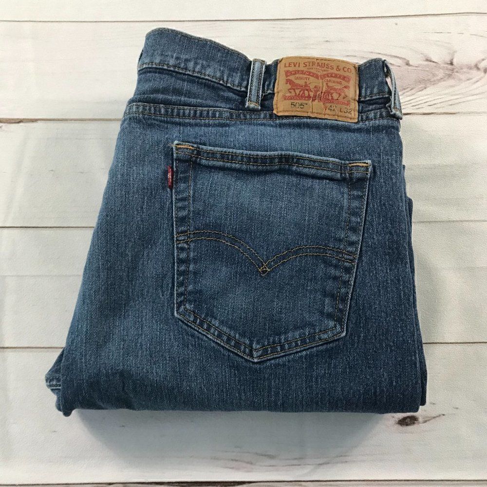 Levi Strauss & Co. Men's Straight Fit Jeans W42/L32